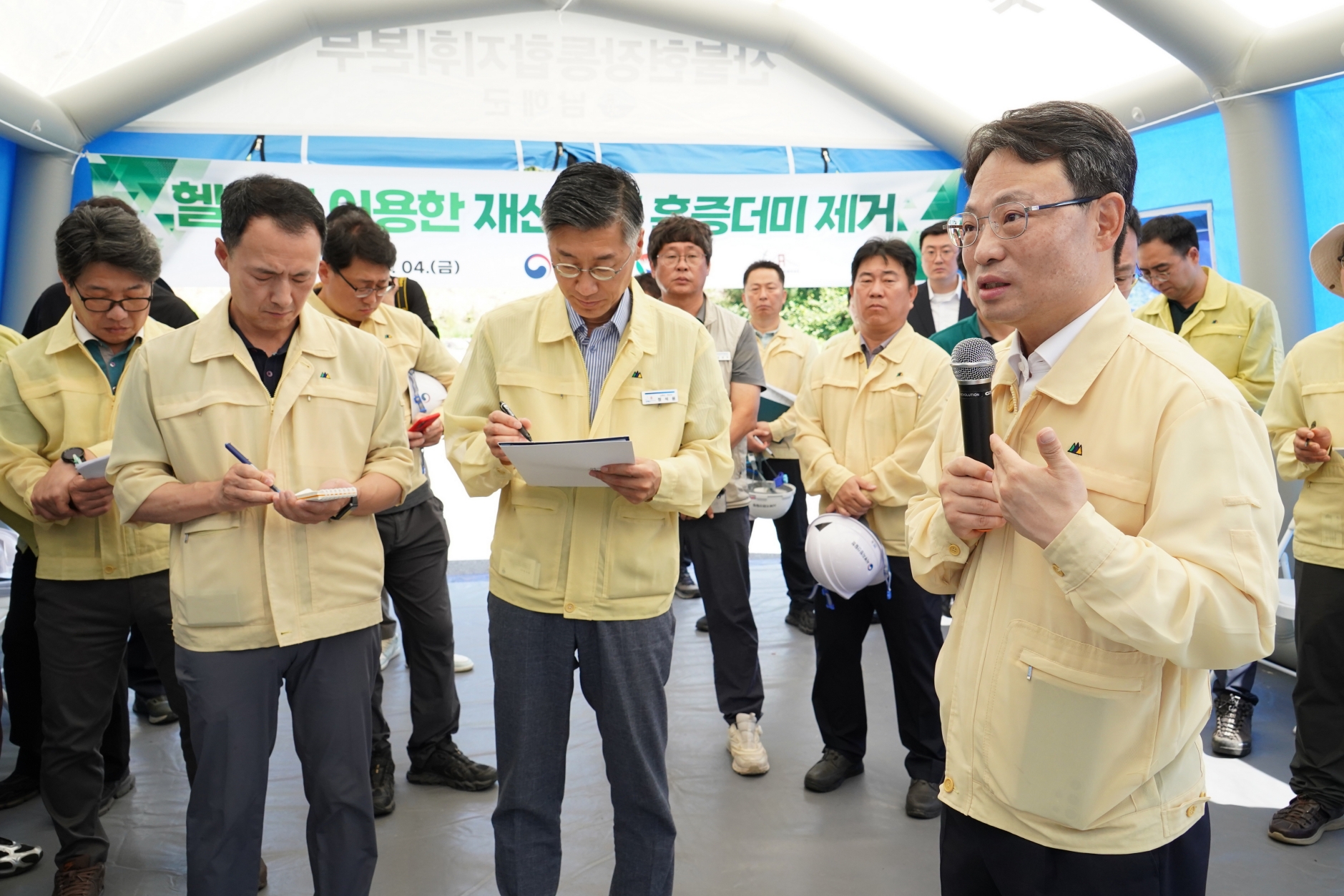 “산림청, 헬기 활용해 접근 어려운 지역 훈증더미 제거 추진” 이미지1