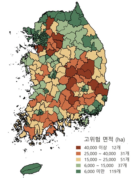 벌초 시작되면 산불도 튄다...추석 3주 전 ‘성묘객 산불’ 가장 위험 - 국립산림과학원, 최근 15년간 성묘객 산불 182건 분석…고위험 지역 경상·경기에 집중돼 이미지2