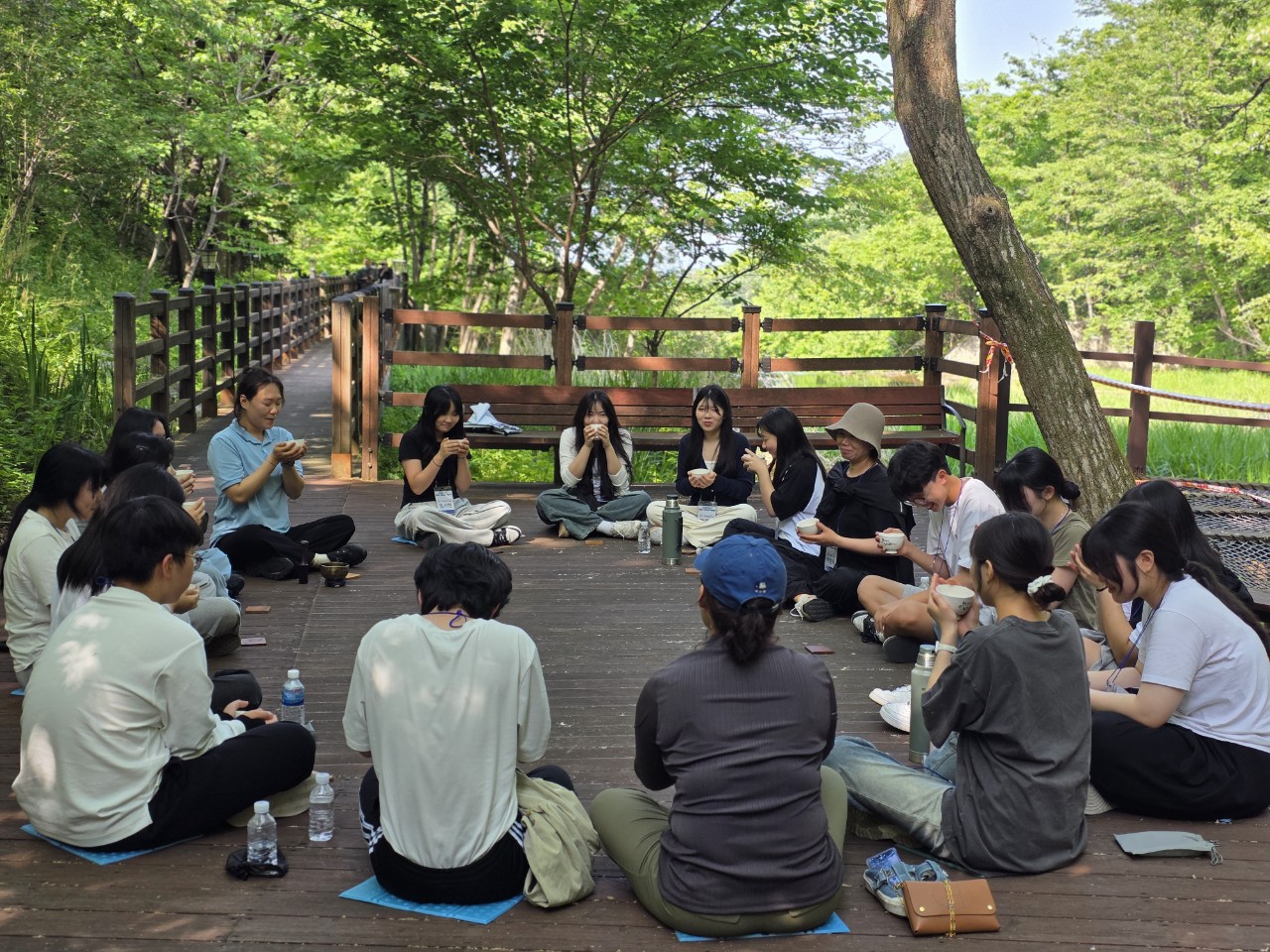 숲이 주는 치유의 힘... 자살위험 줄이고 우울감 씻어낸다 - 국립산림과학원, 9월 10일 ‘세계 자살예방의 날’ 맞아 산림치유의 심리 회복 분석 결과 발표 이미지1