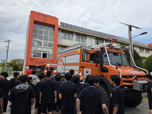 충주국유림관리소, 중학생 대상 산불예방·산림분야 진로체험 운영 이미지2